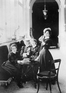 Ladies at The New Palace Theatre, 1898